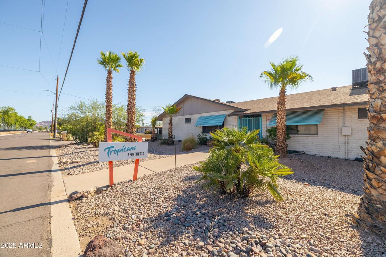 2011 N 51st St., Phoenix, AZ 85008