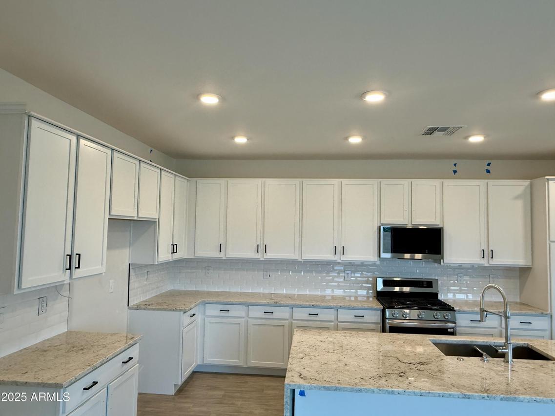 8272 N 174th Ln., Waddell, AZ 85355