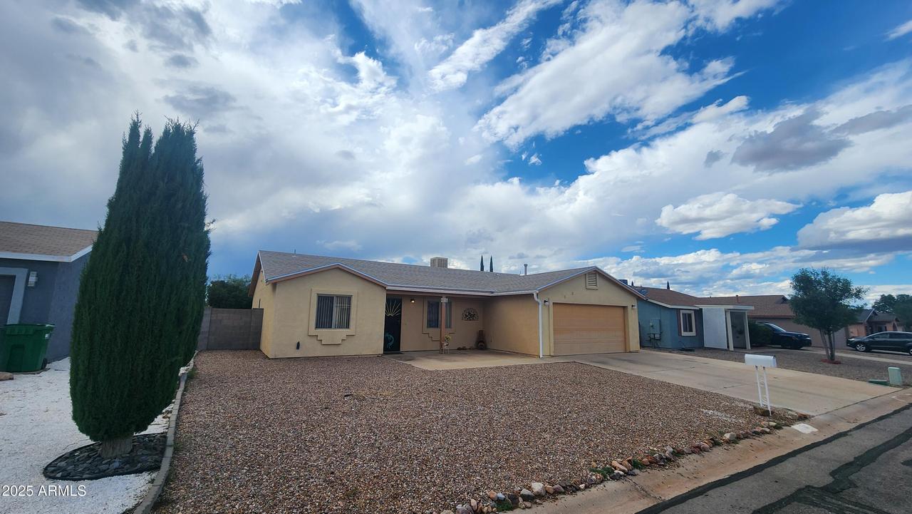 115 Tomahawk Dr., Huachuca City, AZ 85616
