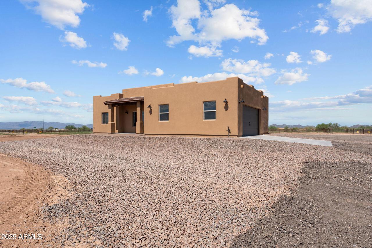 47562 W Ray St., Aguila, AZ 85320