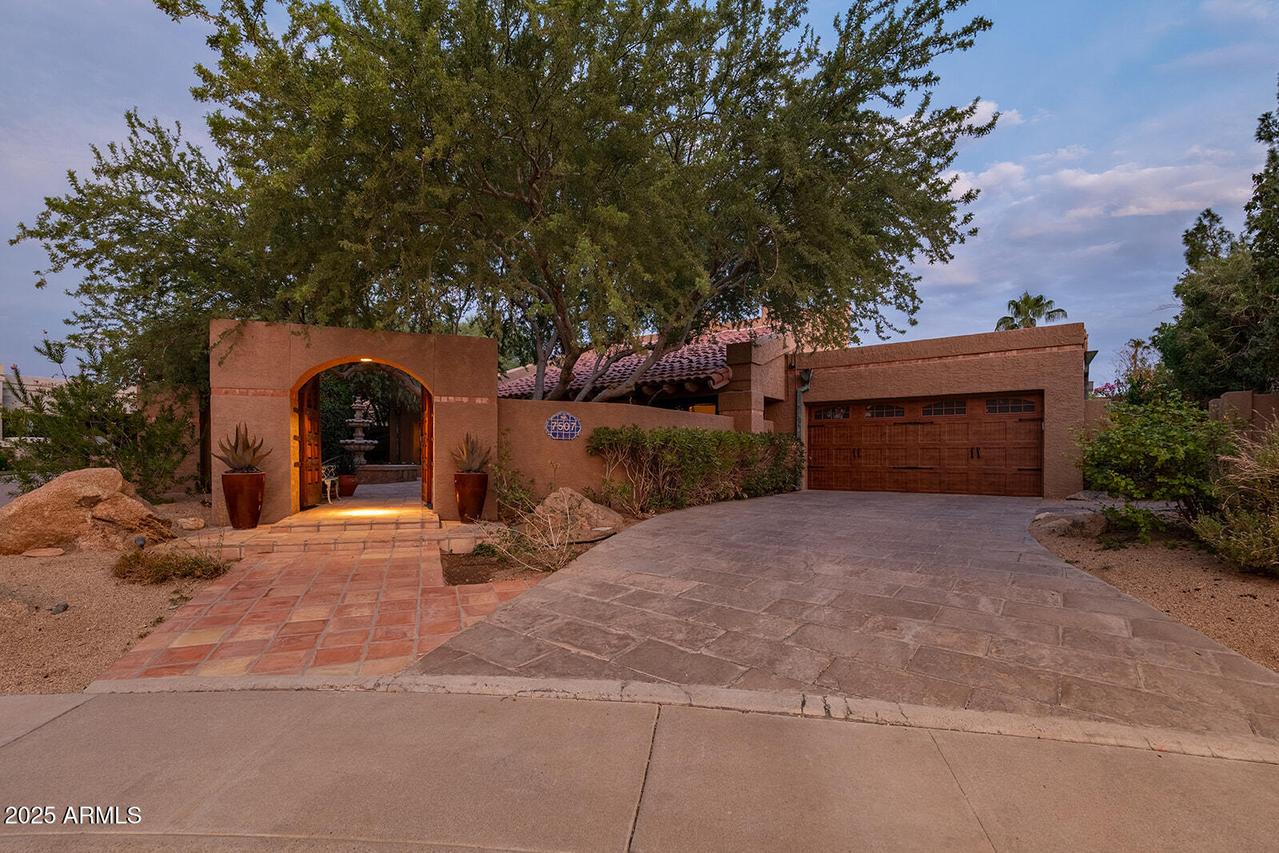 7507 N Via De Los Libros, Scottsdale, AZ 85258