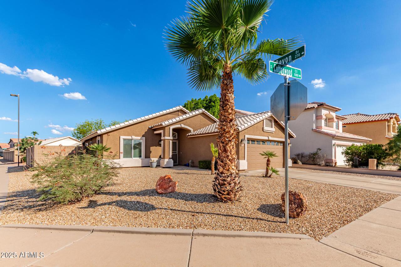 1083 S Cottonwood Ct., Gilbert, AZ 85296