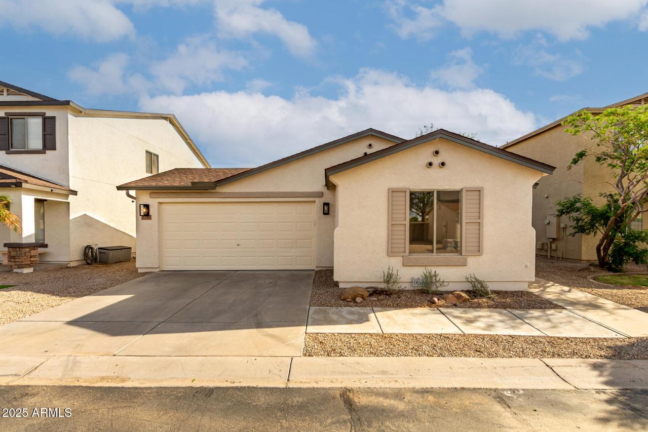2381 E Meadow Lark Way, San Tan Valley, AZ 85140