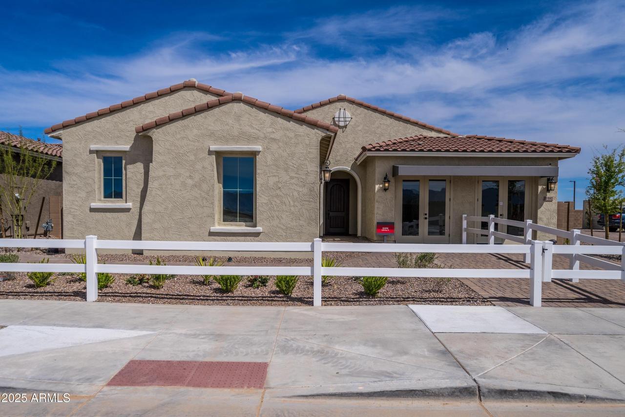11597 N 169th Ave., Surprise, AZ 85388