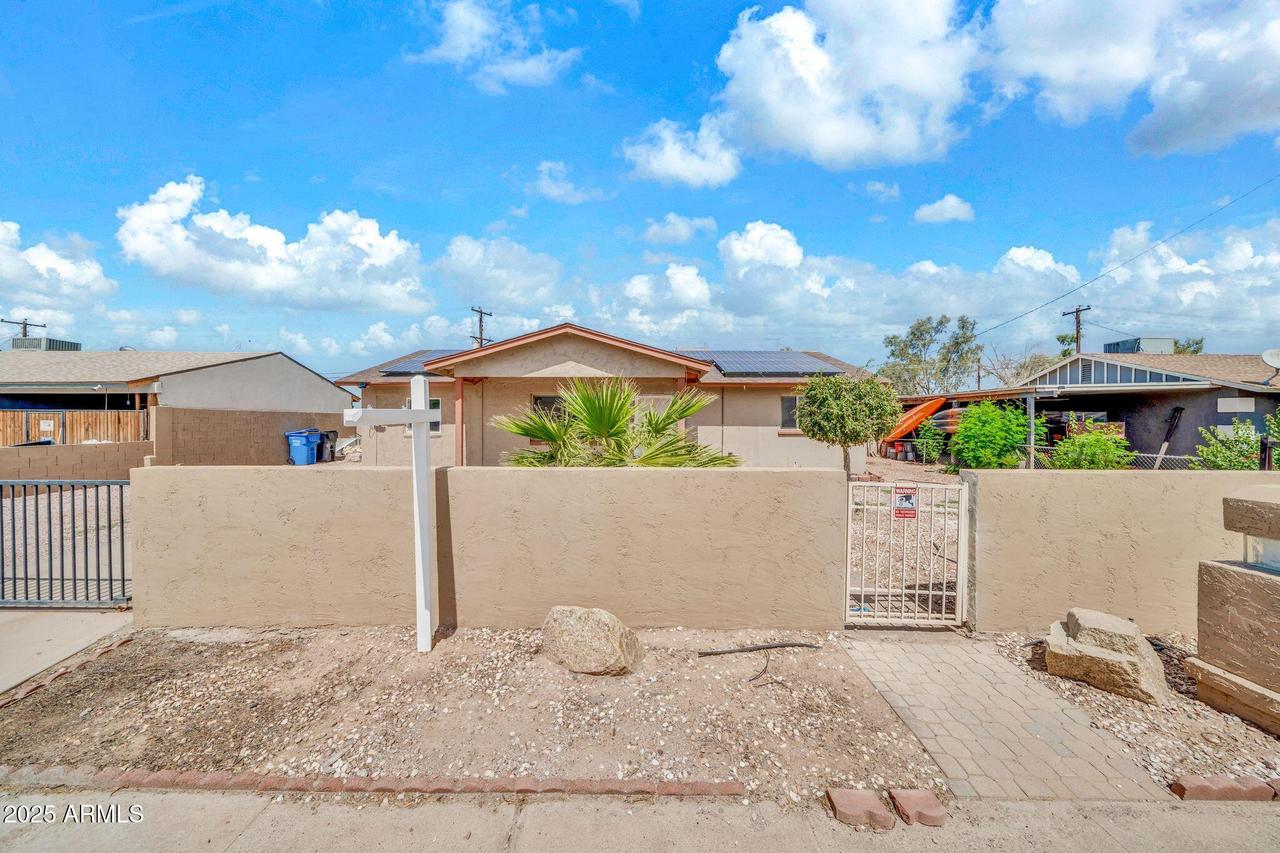 4020 W Lynne Ln., Phoenix, AZ 85041