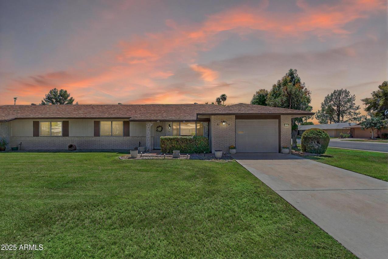 9821 W Pleasant Valley Rd., Sun City, AZ 85351