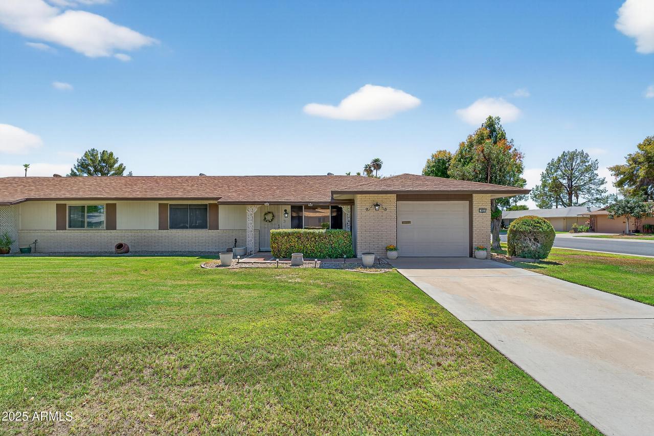 9821 W Pleasant Valley Rd., Sun City, AZ 85351