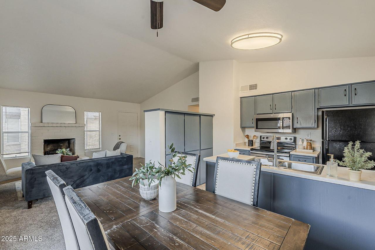 18 W Concorda Dr. #103, Tempe, AZ 85282