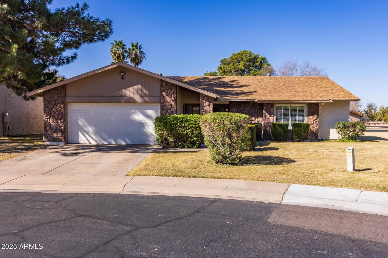 579 Leisure World, Mesa, AZ 85206