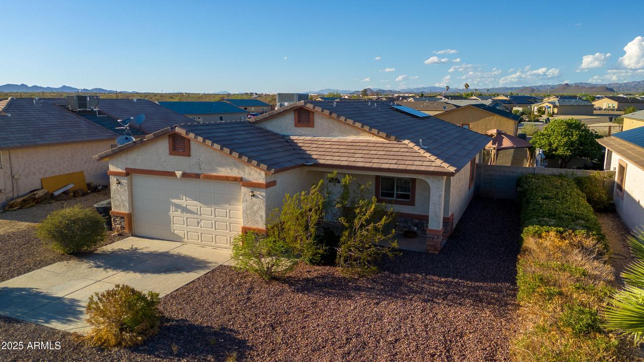 456 Guskin Rd., Morristown, AZ 85342