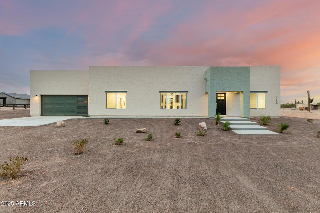 33620 W Minnezona Ave., Tonopah, AZ 85354