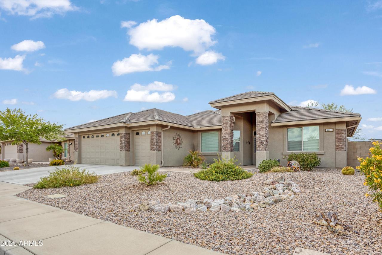 2824 S Olivewood, Mesa, AZ 85212