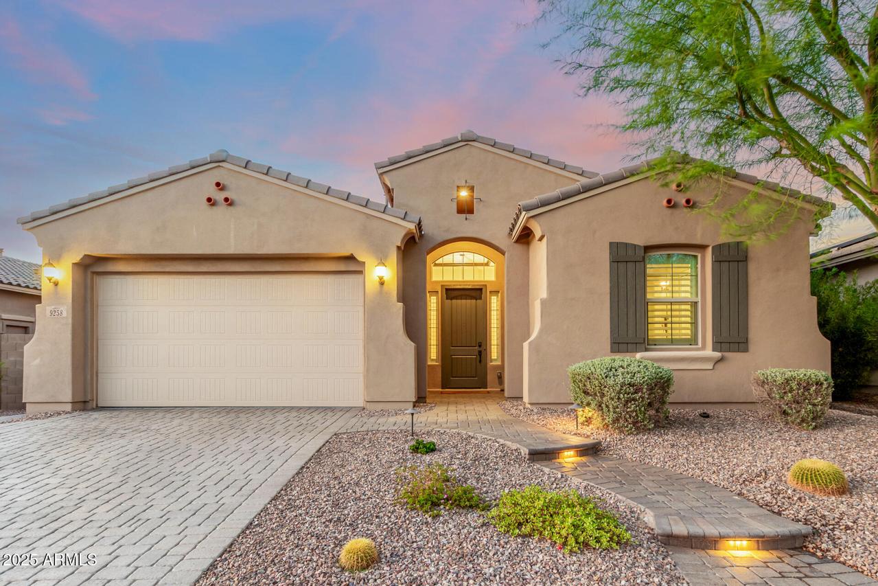 9258 W White Feather Ln., Peoria, AZ 85383