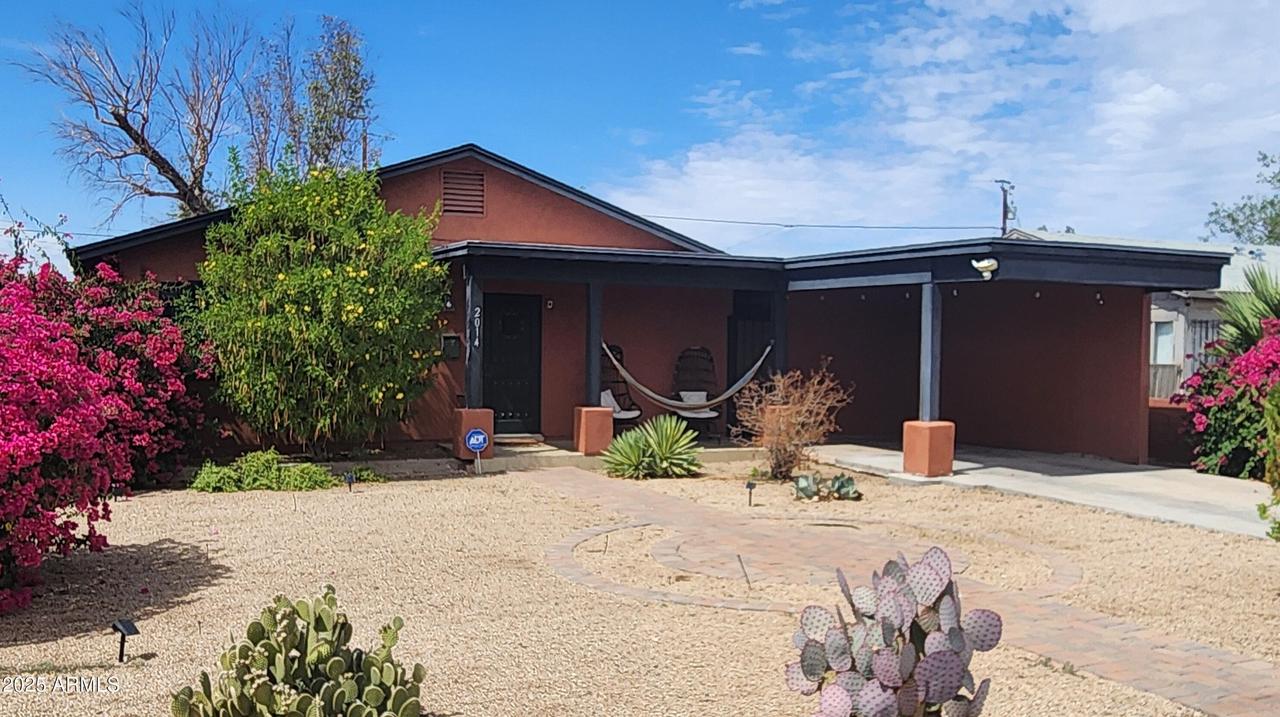 2014 N 18th St., Phoenix, AZ 85006