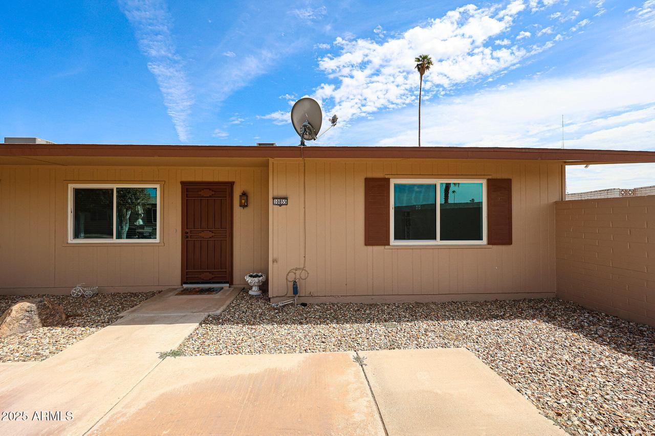 10855 W Santa Fe Dr., Sun City, AZ 85351