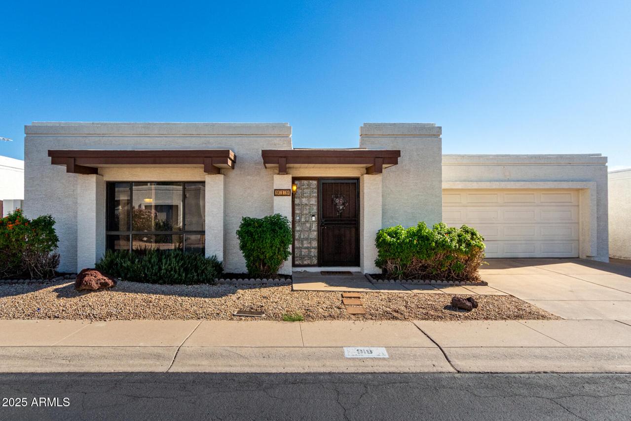 919 E Villa Maria Dr., Phoenix, AZ 85022