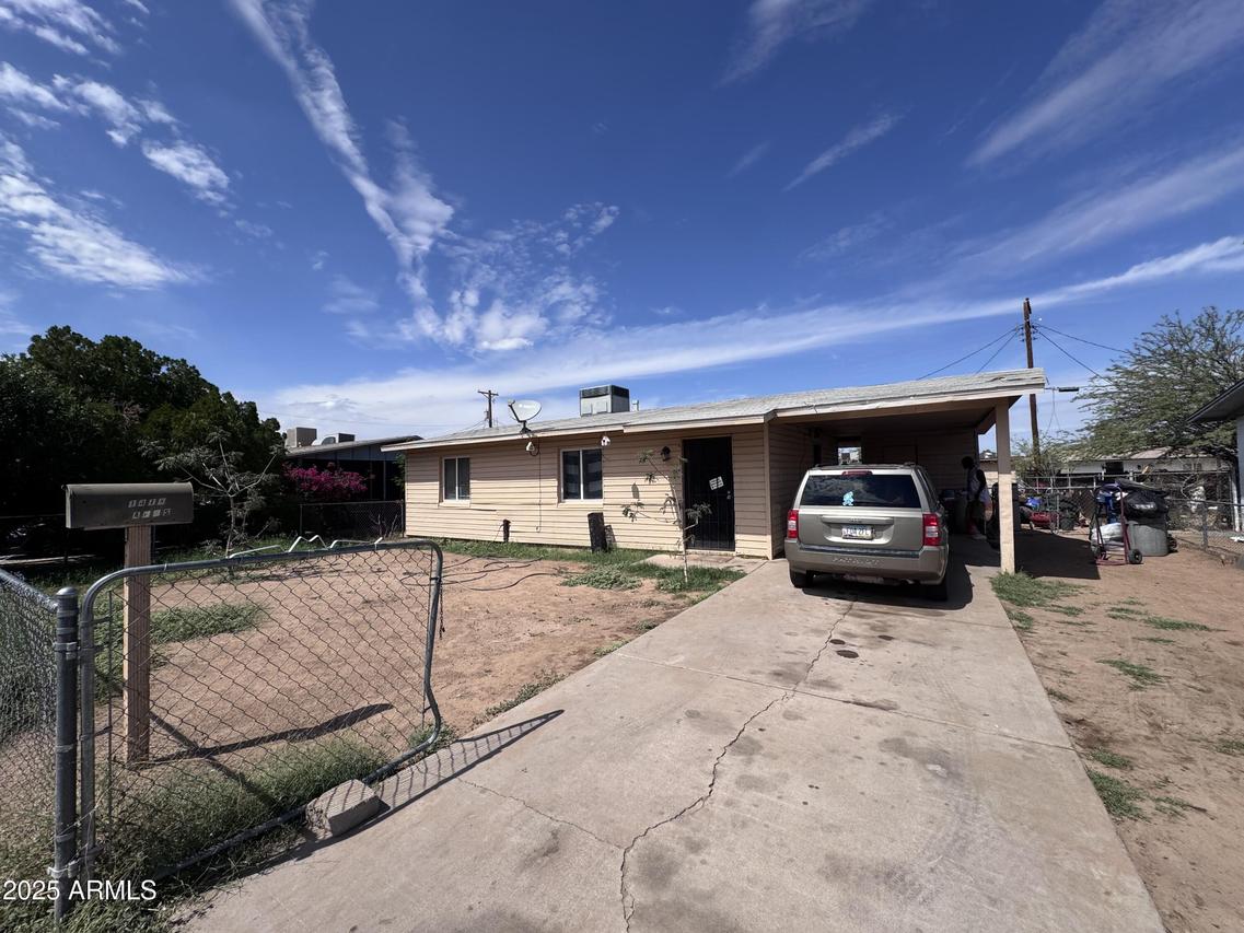 1418 E La Salle St., Phoenix, AZ 85040