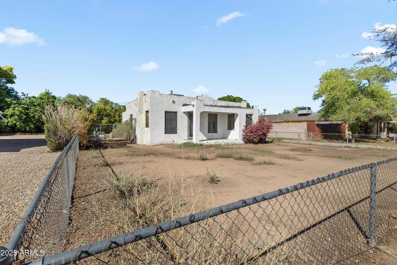 1020 E Minnezona Ave., Phoenix, AZ 85014