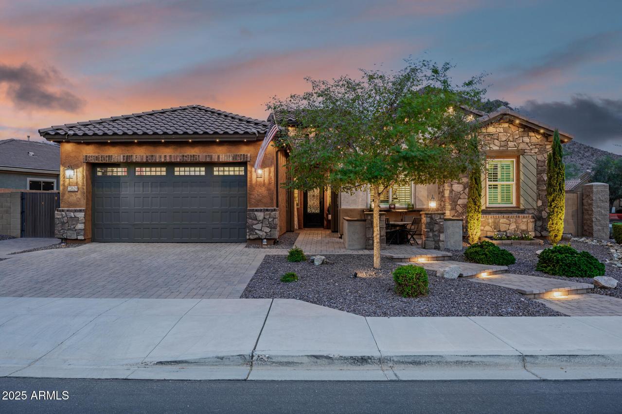 27629 N 102nd Ln., Peoria, AZ 85383