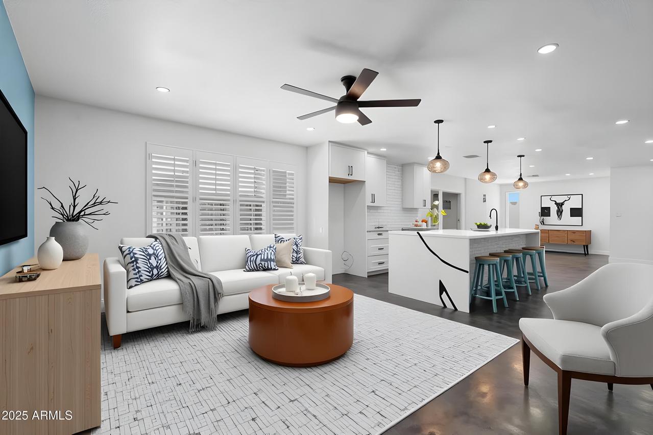 10037 N 42nd Dr., Phoenix, AZ 85051