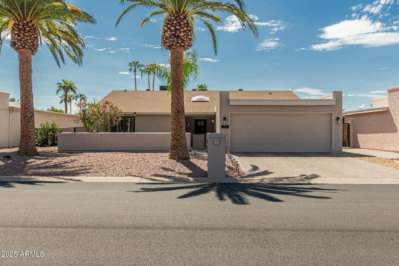 25814 S Howard Dr., Sun Lakes, AZ 85248