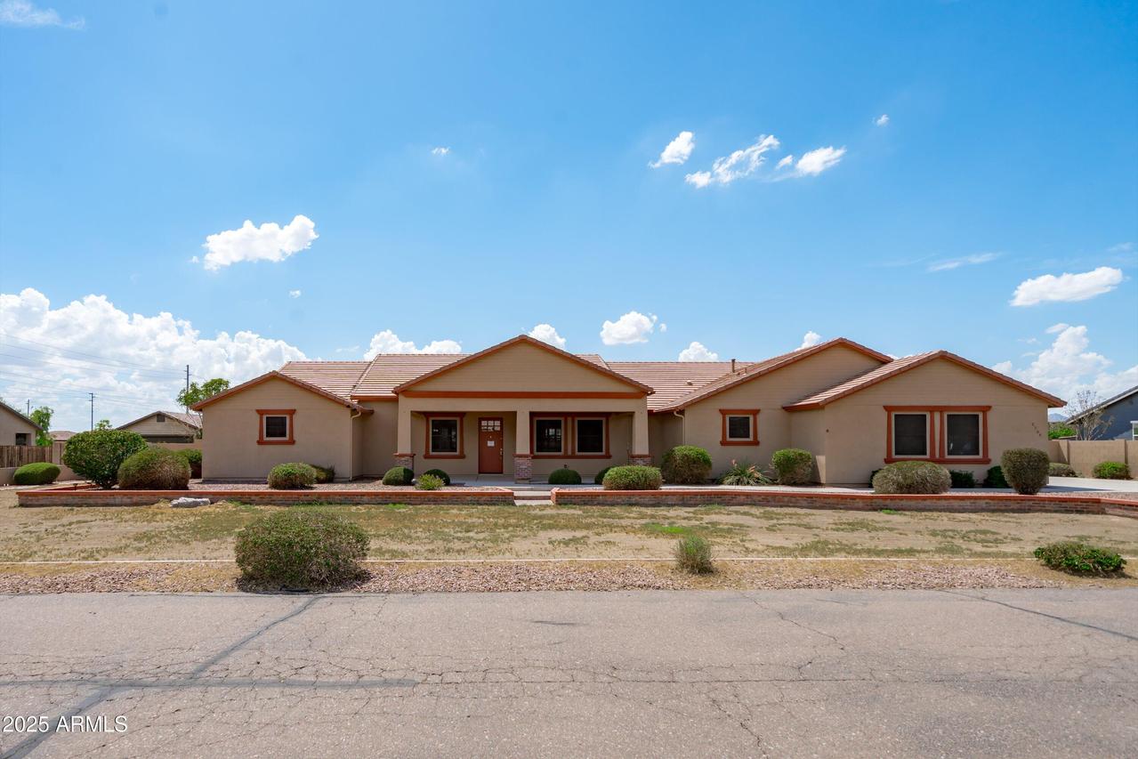 2704 S 199th Ave., Buckeye, AZ 85326