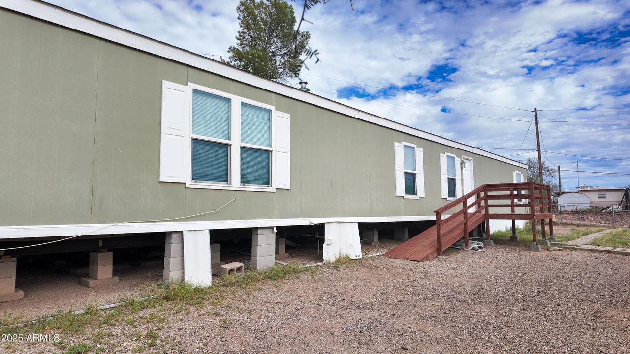 623 E Didianne Dr., Benson, AZ 85602