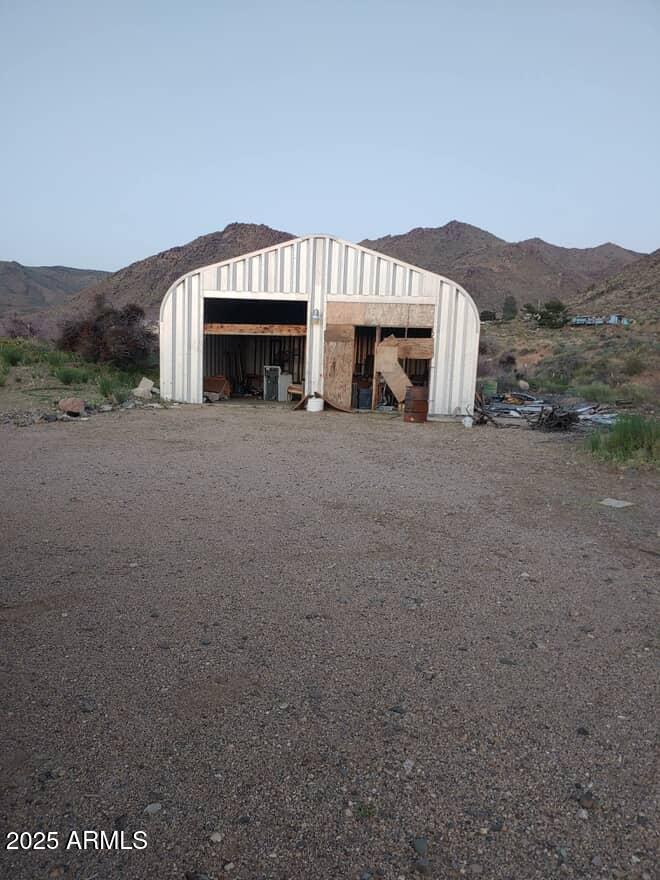4290 N Smoketree Rd., Golden Valley, AZ 86413