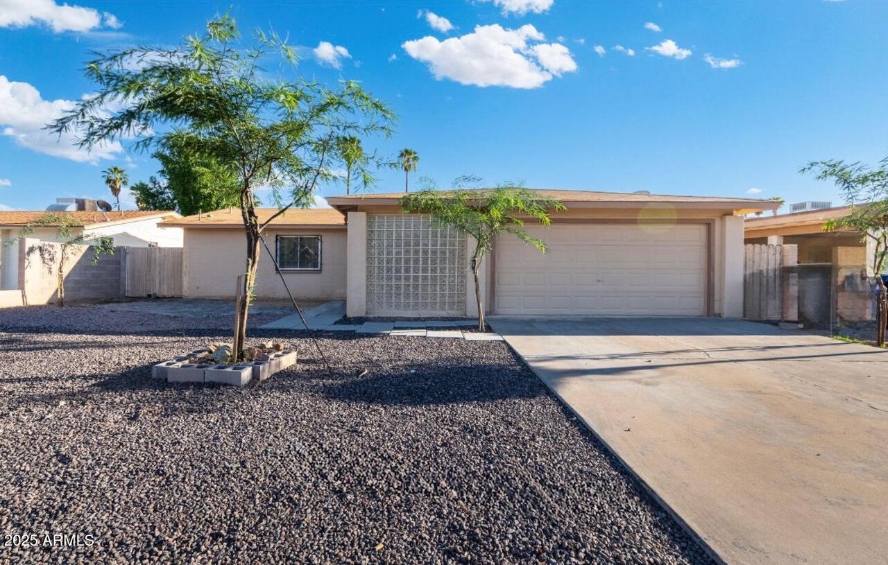 1121 W Halstead Dr., Phoenix, AZ 85023