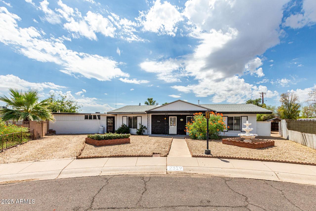 2319 W Wethersfield Rd., Phoenix, AZ 85029