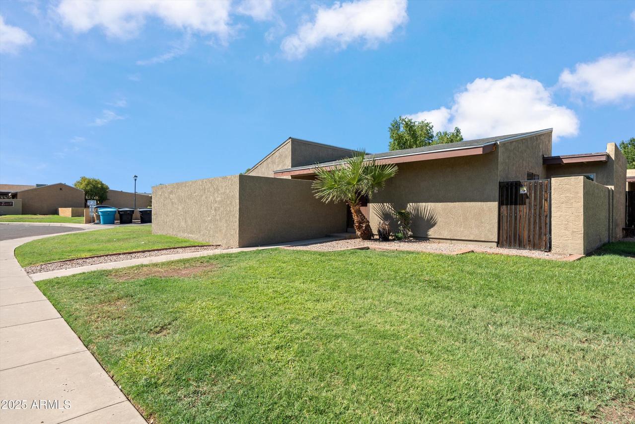 816 S Melody Ln., Tempe, AZ 85281