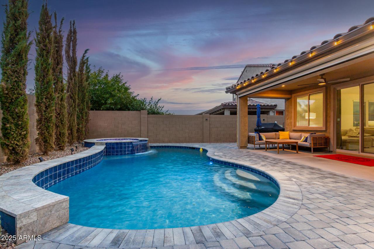 22173 N 101st Dr., Peoria, AZ 85383