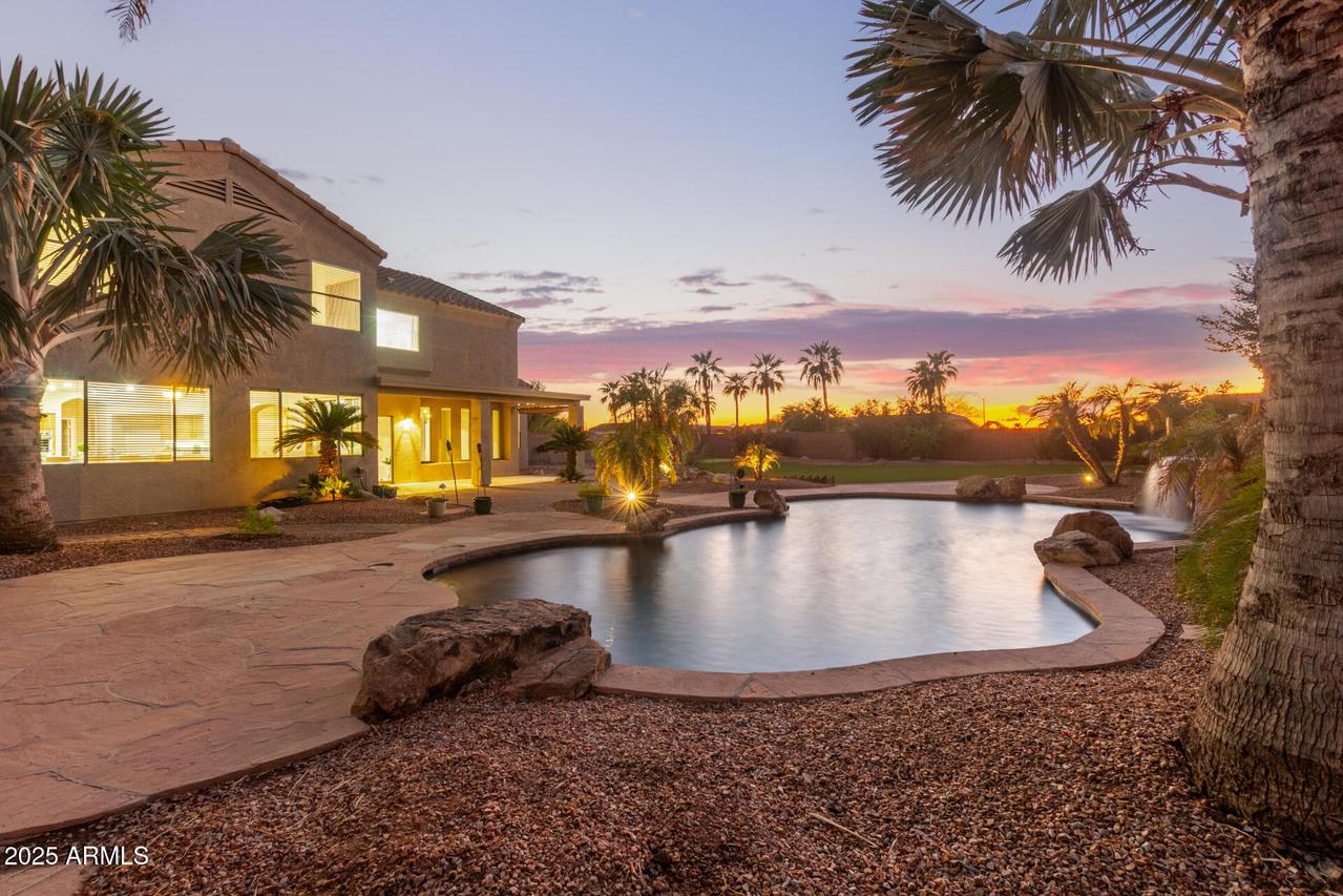 10252 W Villa Chula, Peoria, AZ 85383