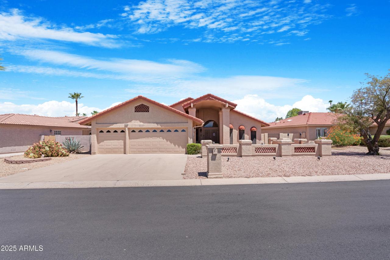 26637 S New Town Dr., Sun Lakes, AZ 85248