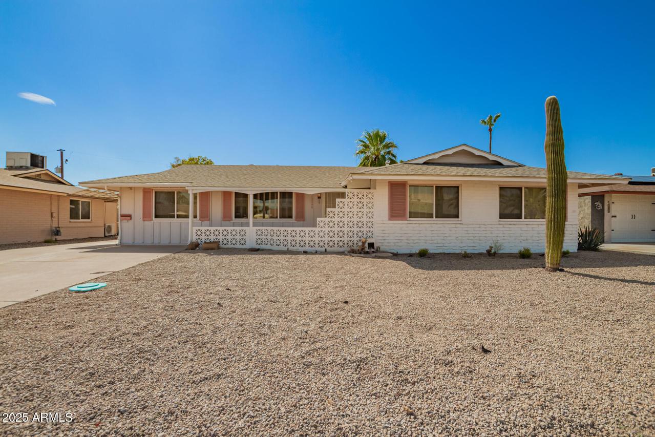 12248 N 105th Ave., Sun City, AZ 85351