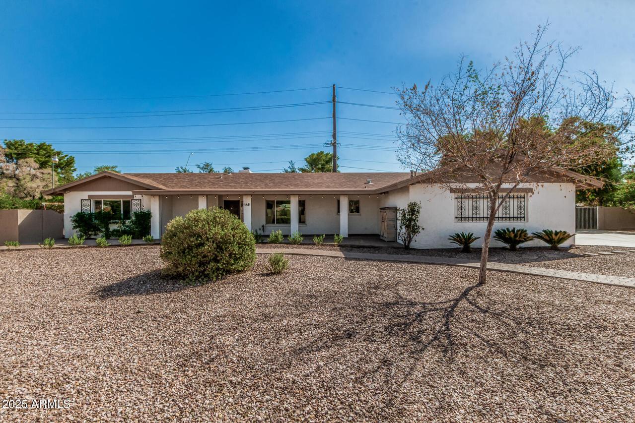 1611 E Greenway St., Mesa, AZ 85203