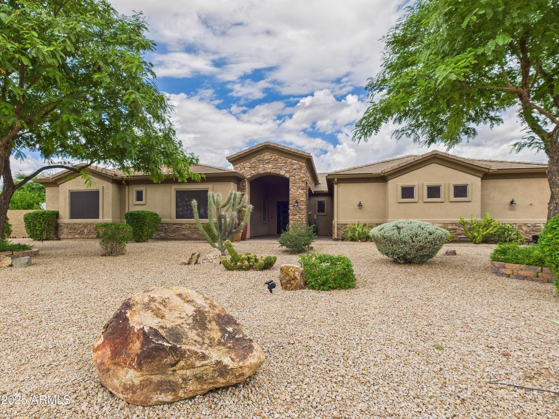806 W Desert Ranch Rd., Phoenix, AZ 85086
