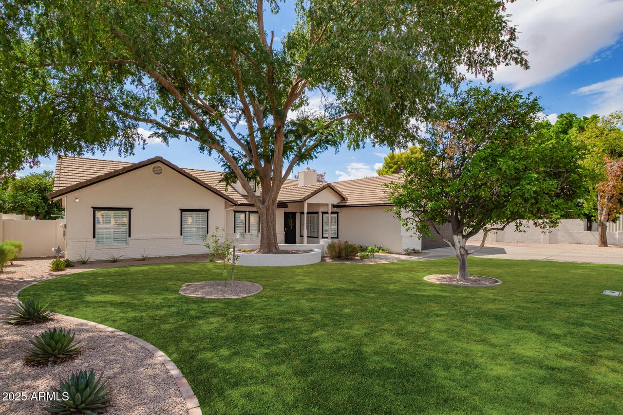 2231 E Laurel St., Mesa, AZ 85213
