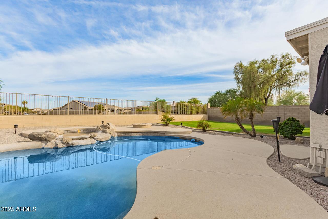 7449 W Honeysuckle Dr., Peoria, AZ 85383