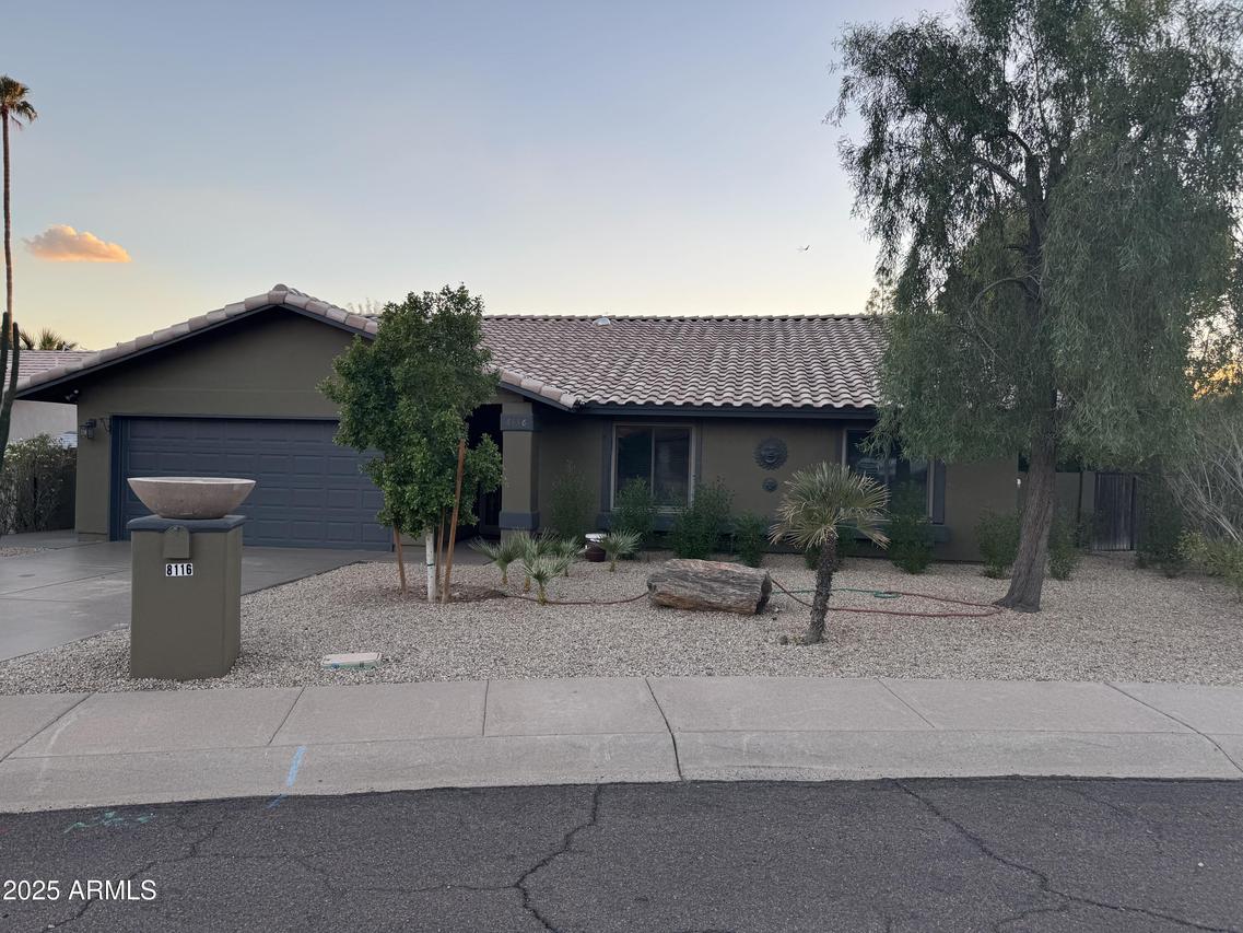 8116 N 18th Way, Phoenix, AZ 85020