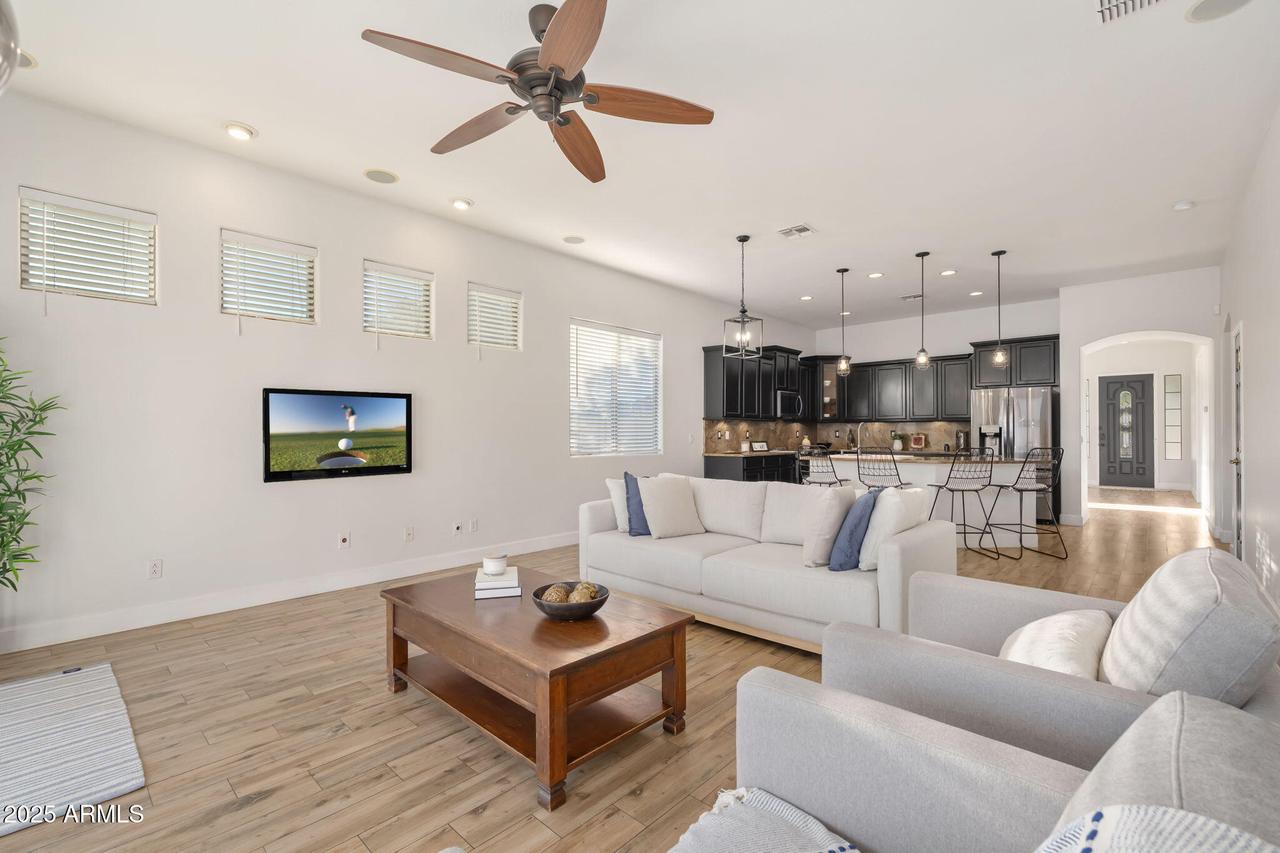 8809 W Hayward Ave., Glendale, AZ 85305