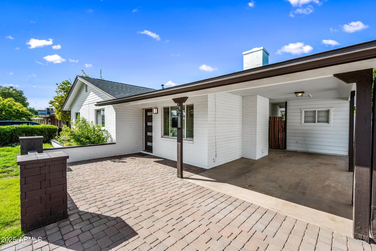 2452 E Elm St., Phoenix, AZ 85016