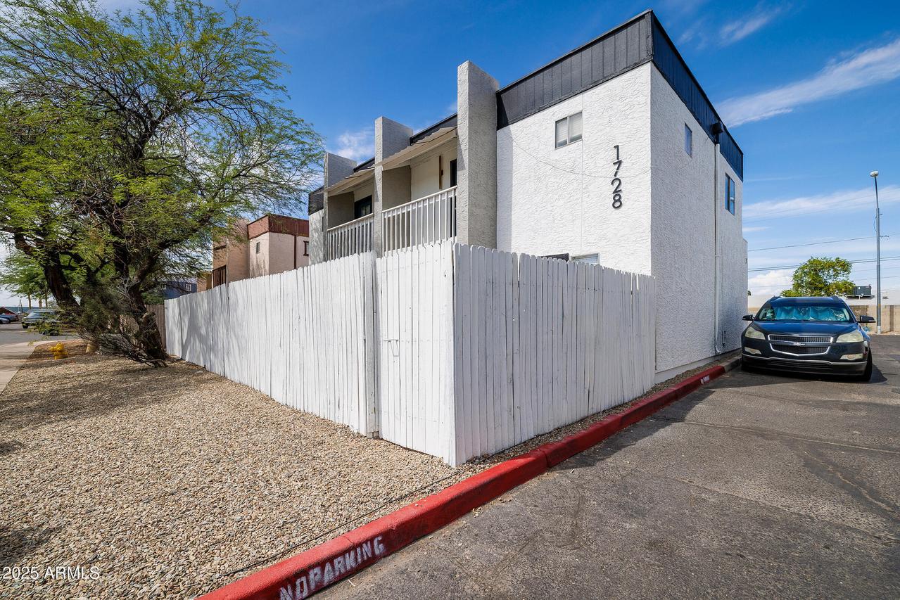1728 E Pepper Cir., Mesa, AZ 85203