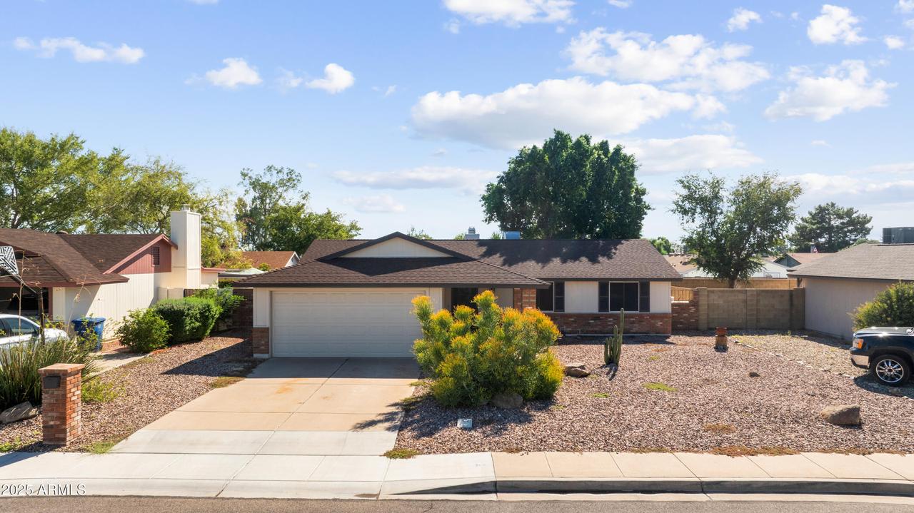 1525 W El Alba Way, Chandler, AZ 85224