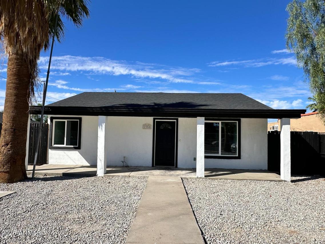 2250 E Willetta St., Phoenix, AZ 85006