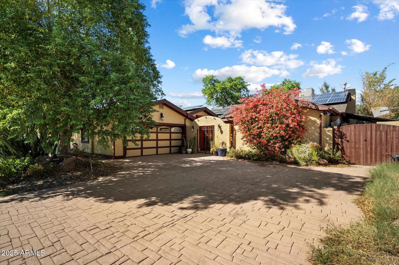 1702 W Monterosa St., Phoenix, AZ 85015