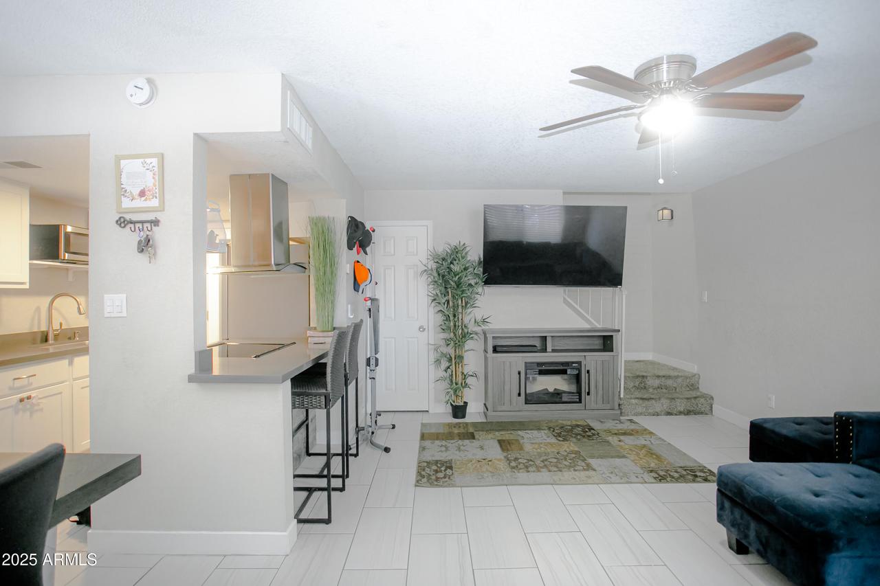 4255 N 68th Dr., Phoenix, AZ 85033