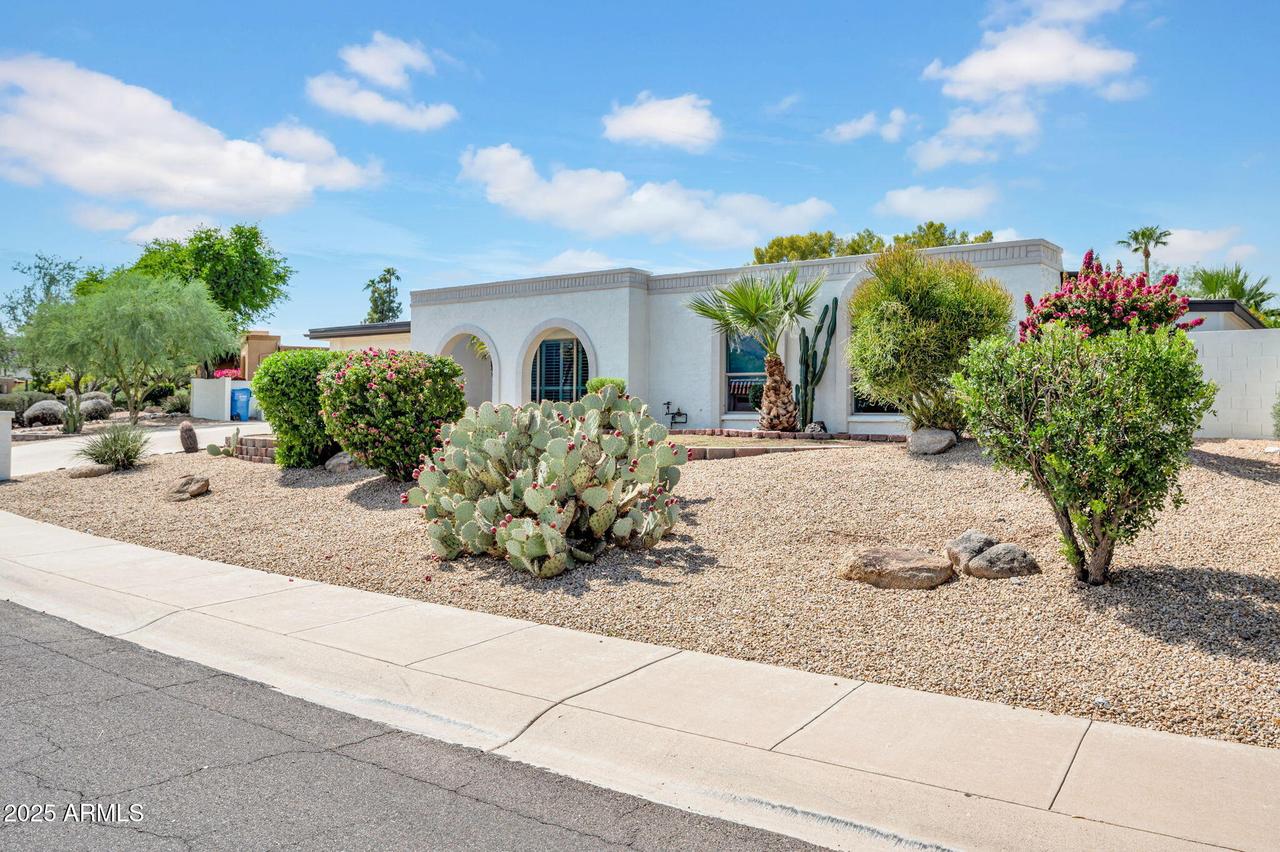 9240 N 32nd Pl., Phoenix, AZ 85028