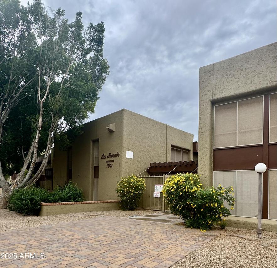 1701 W Tuckey Ln. #206, Phoenix, AZ 85015