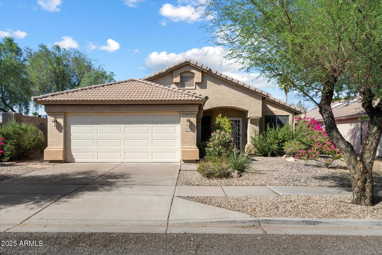 3042 E Roveen Ave., Phoenix, AZ 85032